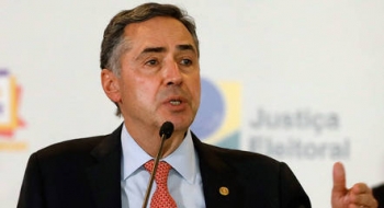 'Muitas mortes por covid eram evitáveis', diz presidente do TSE